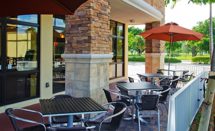 Pompano Beach - Outdoor Seating